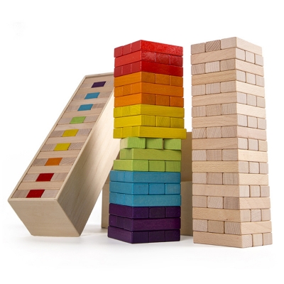 Nuevo juego de apilamiento de bloques de madera de juego